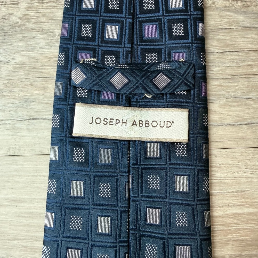 Joseph Abboud Necktie Men's Navy Squares Pattern Professional 100% Silk Tie